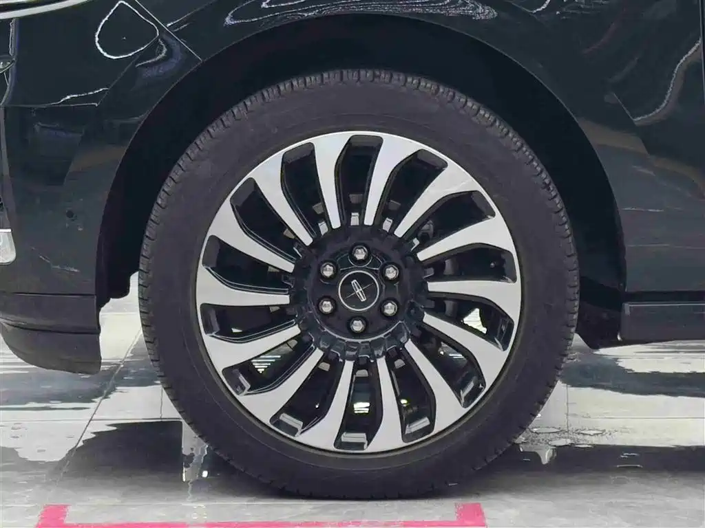 Lincoln Navigator 2022 3.5T Presidential Edition фото 4