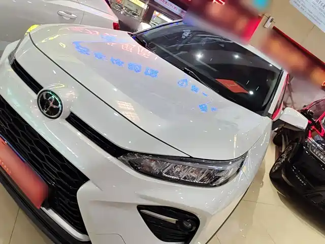 Toyota Wildlander 2.0L CVT, Люкс, моноприводный