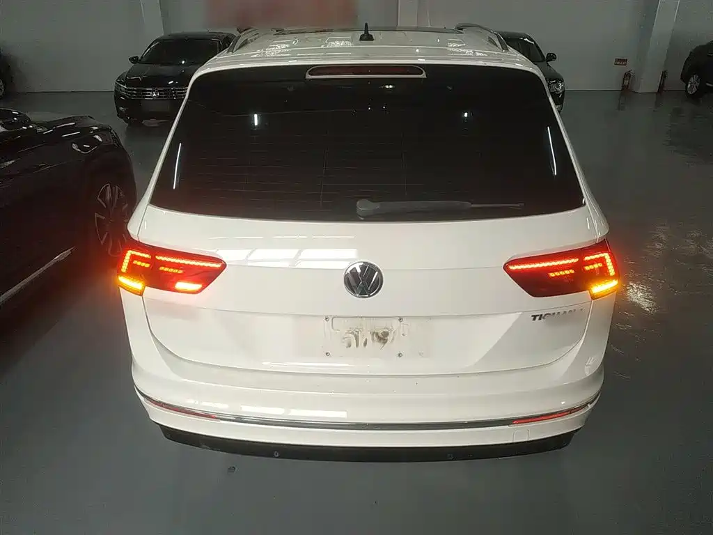 Volkswagen Tiguan L 2019 330TSI Automatic 2WD R-Line Flagship Edition China VI фото 6