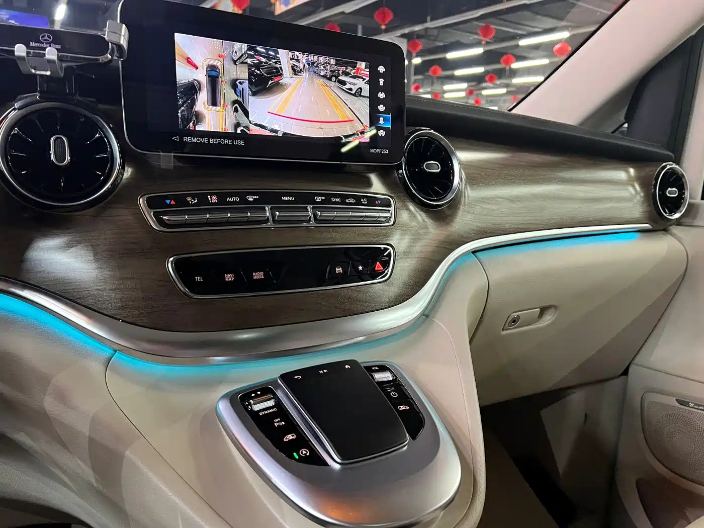 Mercedes-Benz V-Class 2022 V 260 L Long Wheelbase Prestige Edition фото 7