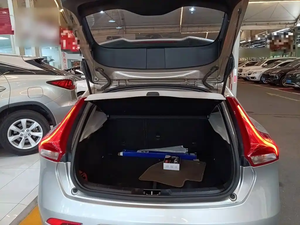Volvo V40 2016 2015 1.6T Smart Comfort Edition