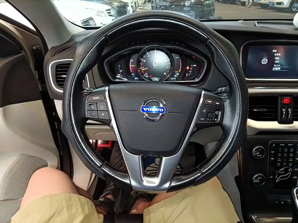 Volvo V40 2016 2015 1.6T Smart Comfort Edition