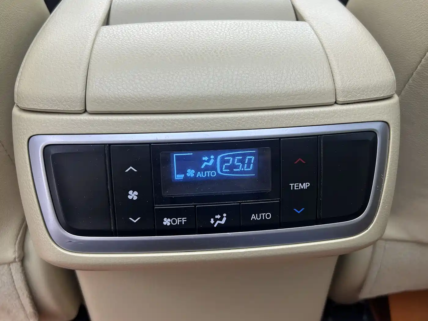 Toyota Highlander 2015 2.0T AWD Luxury Edition 7-seater фото 25