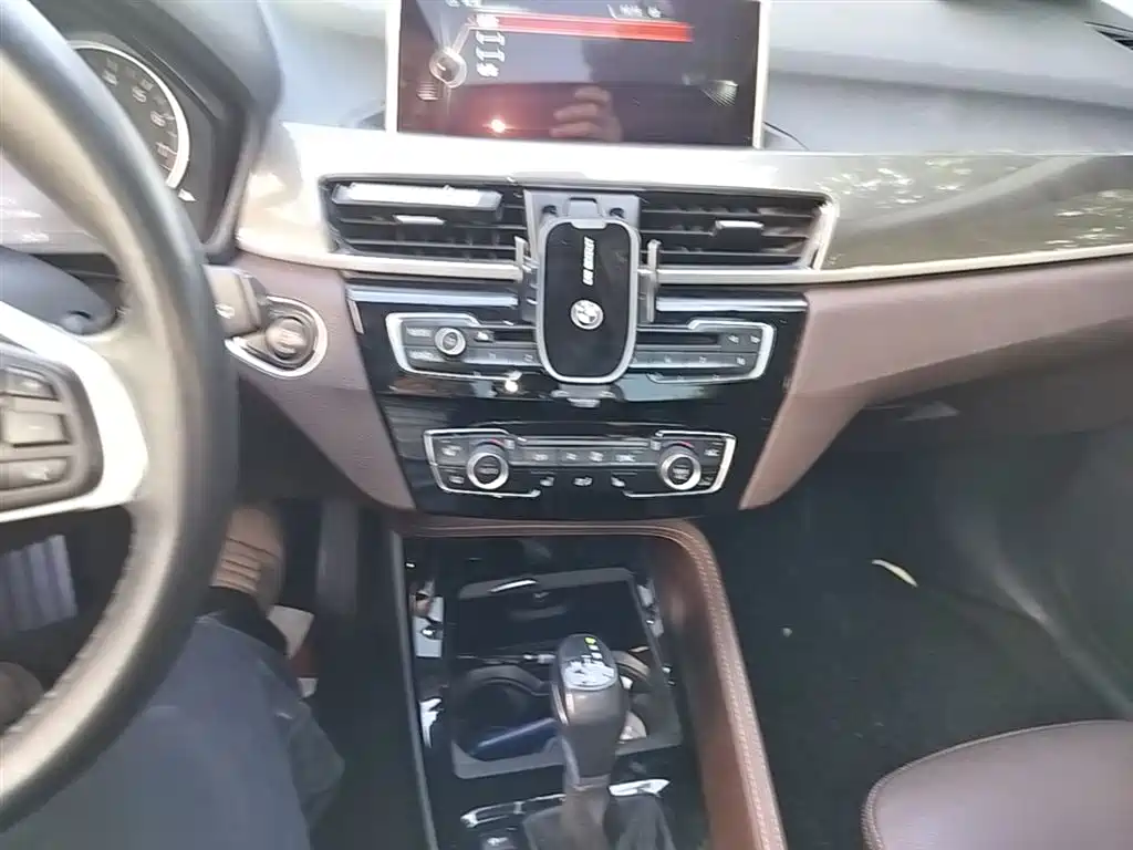 BMW X1 2016 xDrive20Li Luxury Model фото 13