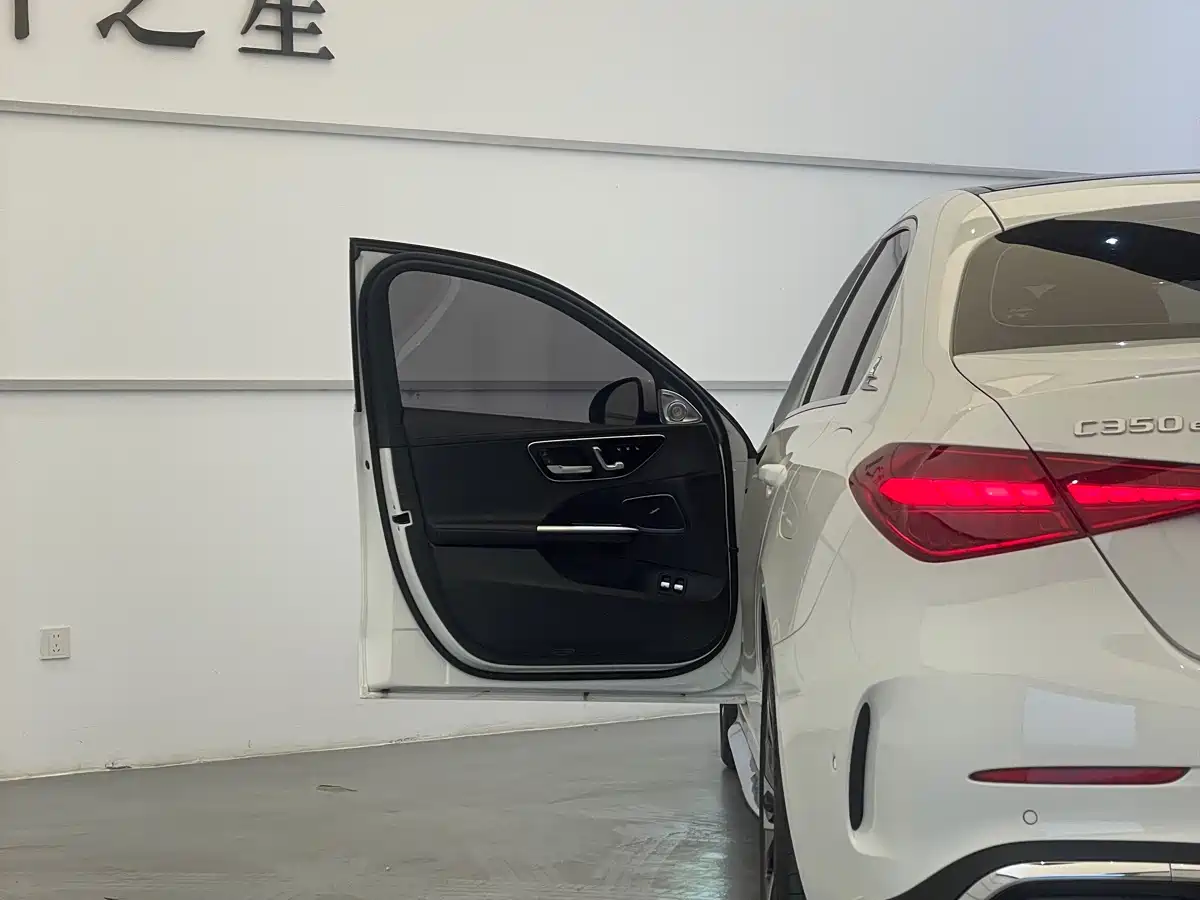 Mercedes-Benz C-Class, миниатюра 5
