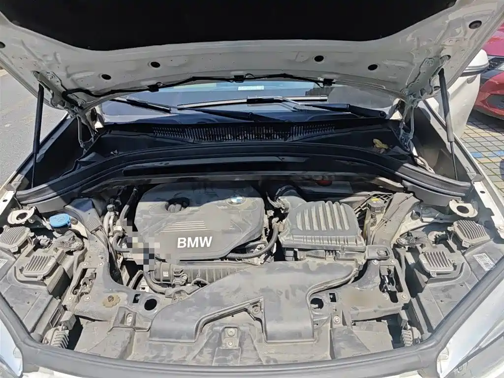 BMW X1 2018 sDrive18Li Premium Model фото 11