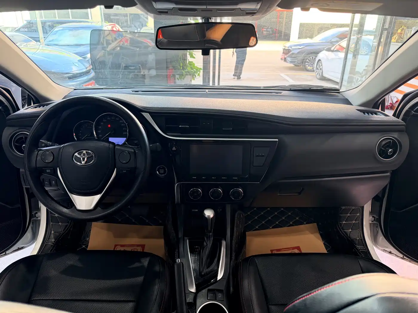 Toyota Levin 2017 Facelift 185T CVT Elite (China V) фото 12