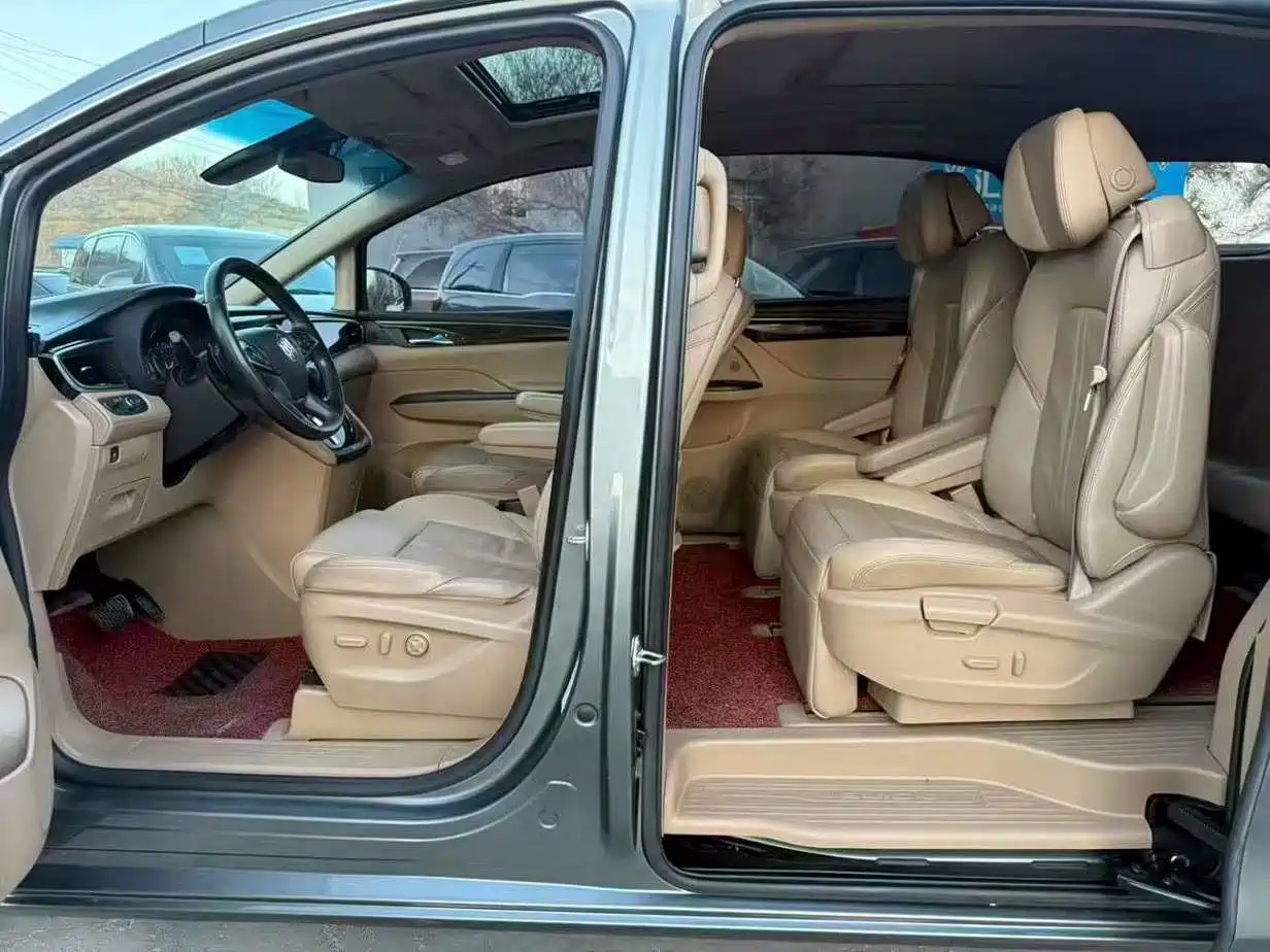 Buick GL8 2017 ES 28T Luxury China V фото 6
