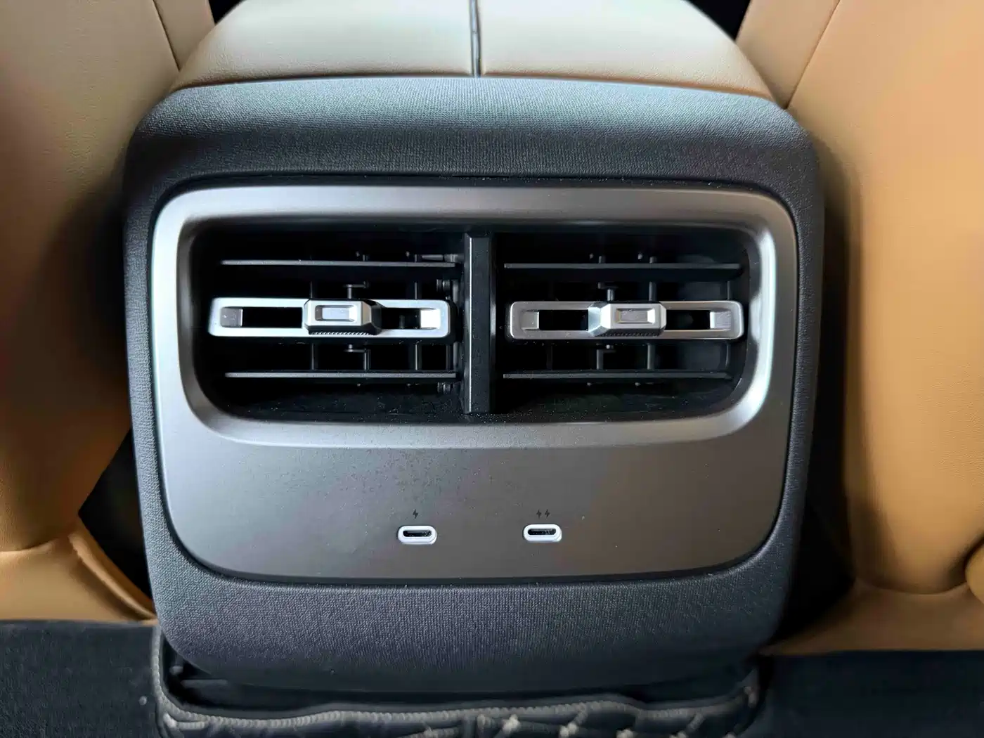 iCAR V27 2026 2026 200KM AWD Falcon 500