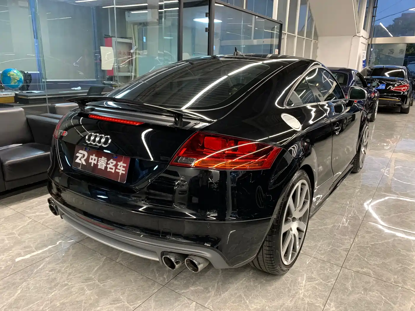 Audi TTS 2011 Model TTS Coupe 2.0TFSI quattro фото 21
