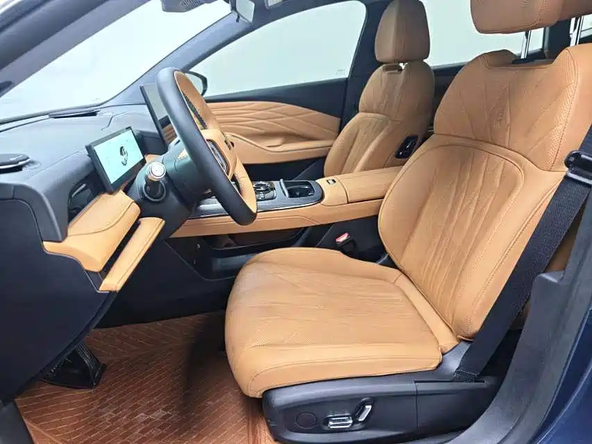 Geely Galaxy Galaxy Xingyao 8 2025 130km EM-i Premium Edition фото 11