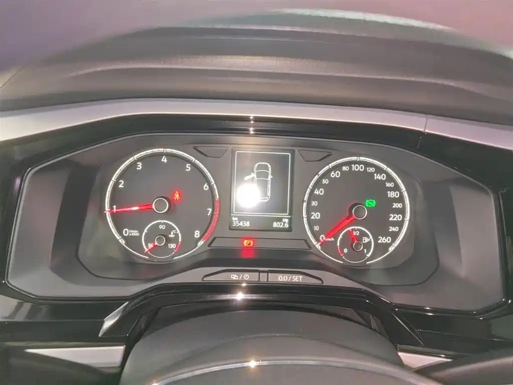 VOLKSWAGEN POLO