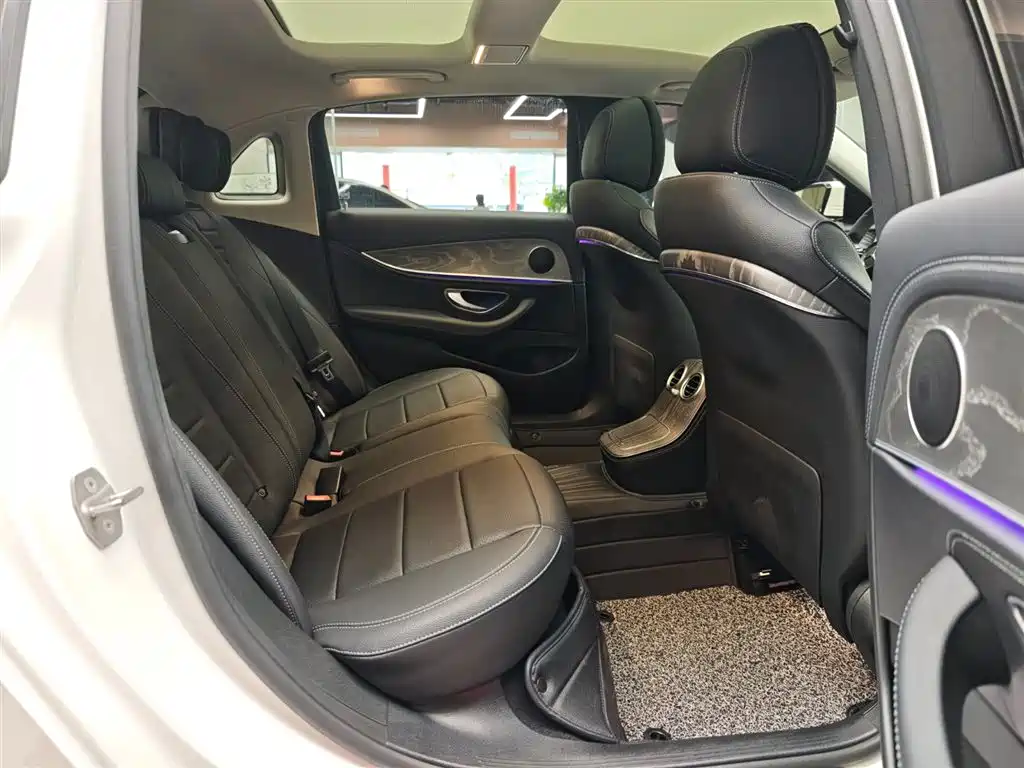 Mercedes-Benz E-Class 2020 E 300 L Sport Fashion Model фото 12