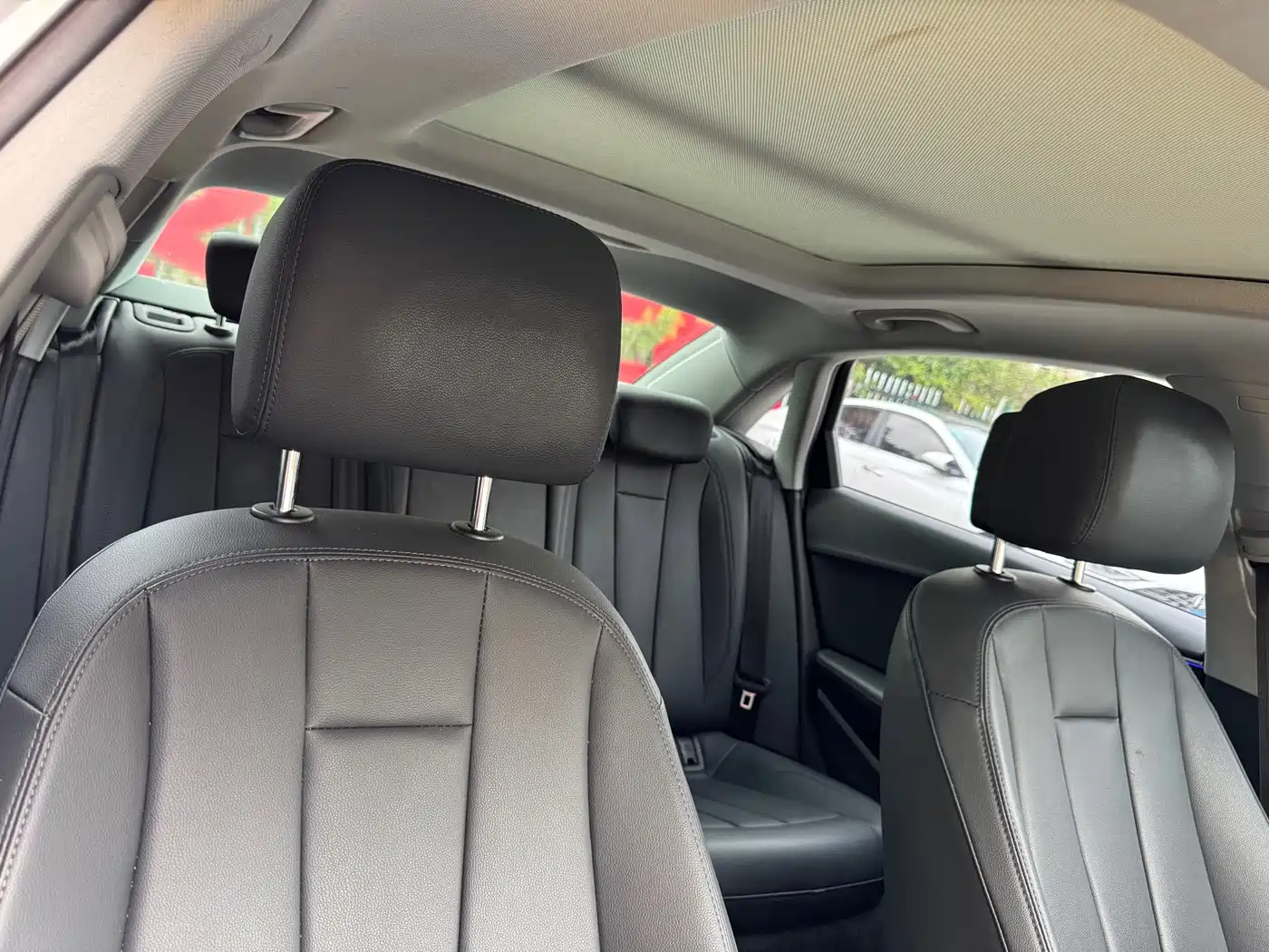 Photo 16 - Audi A4L