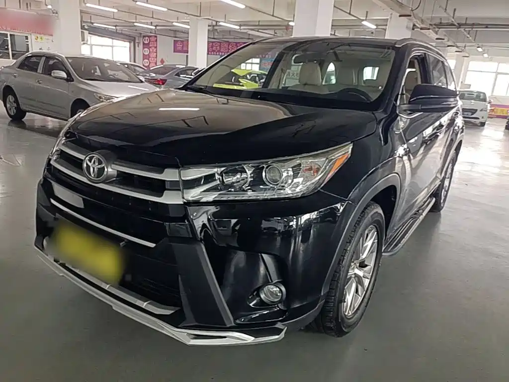 Фото 1 - Toyota Highlander