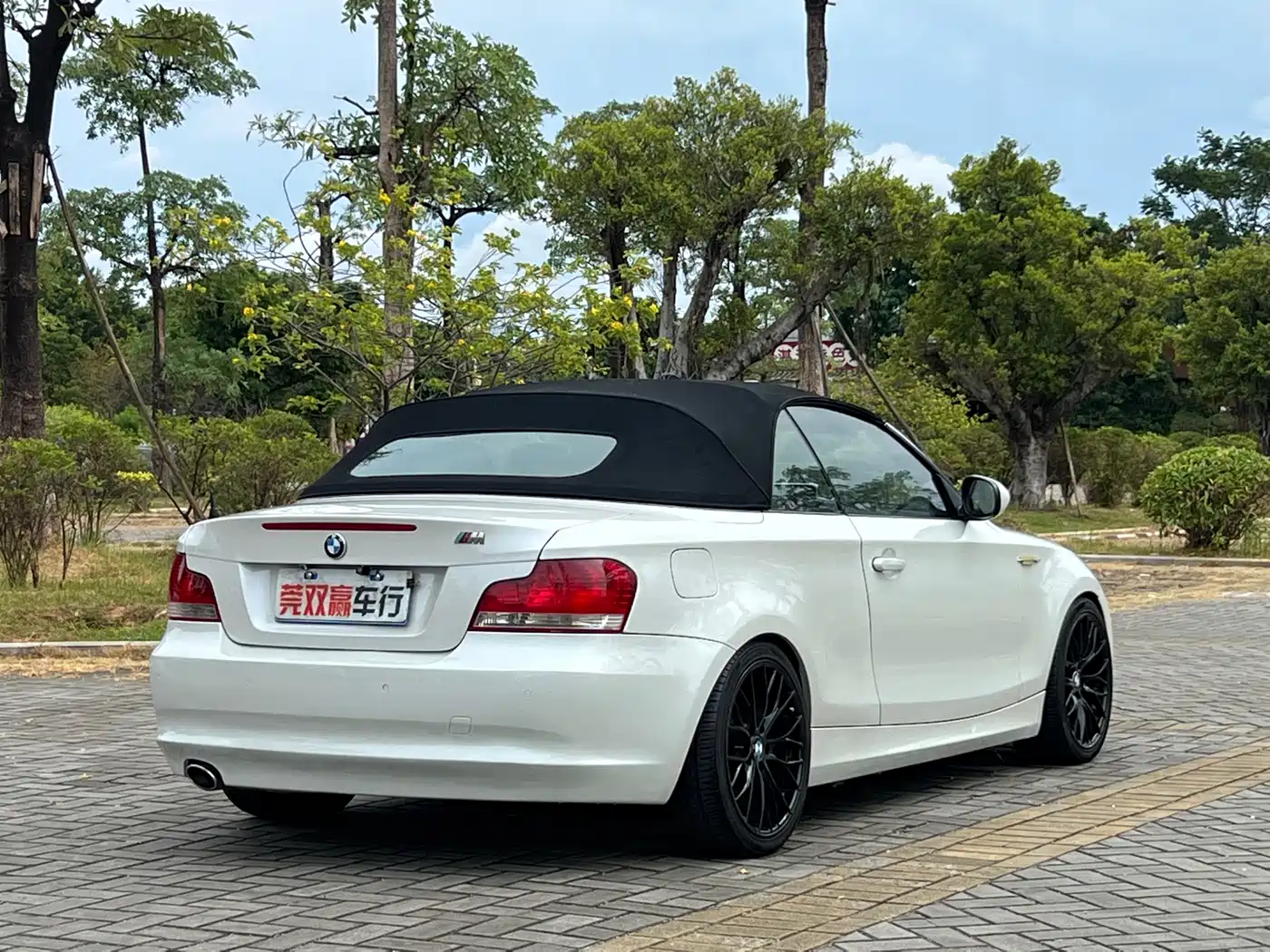 BMW 1 Series (Import) 2011 120i Convertible фото 7