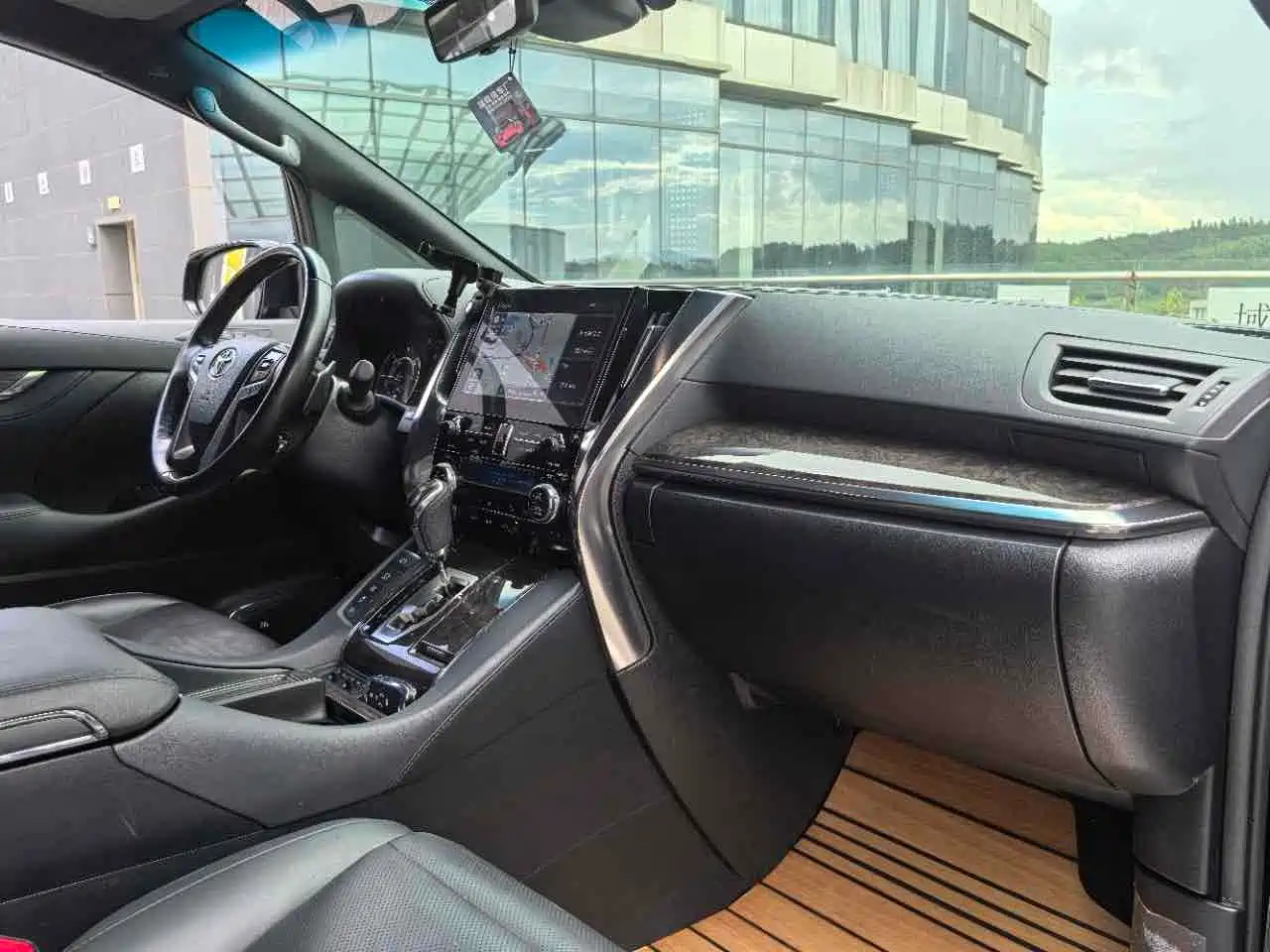 Toyota Alphard 2021 Hybrid 2.5L Premium фото 9