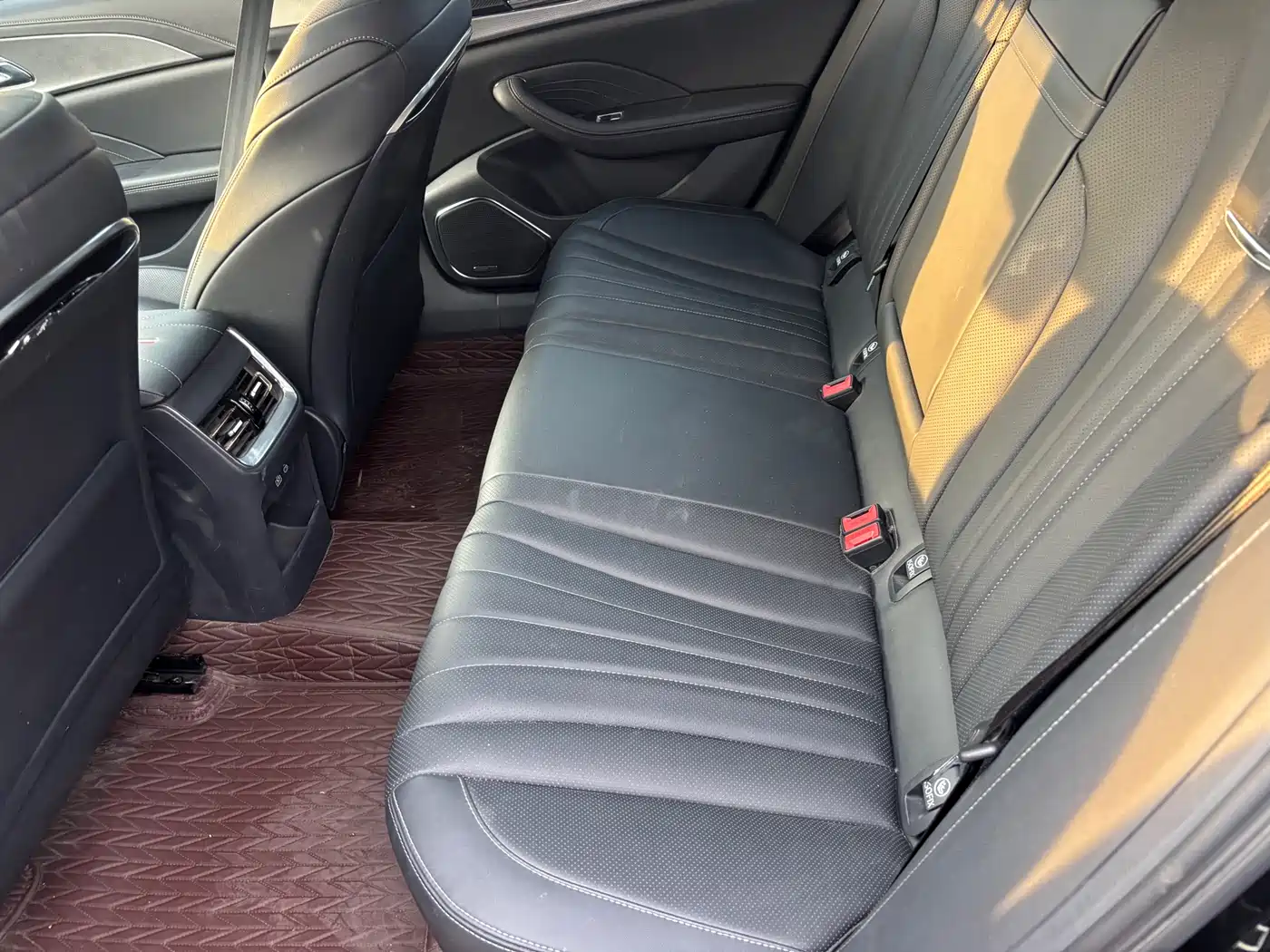Hongqi H5 2024 1.5T DCT Smart Connect Flag Rhythm Edition фото 6
