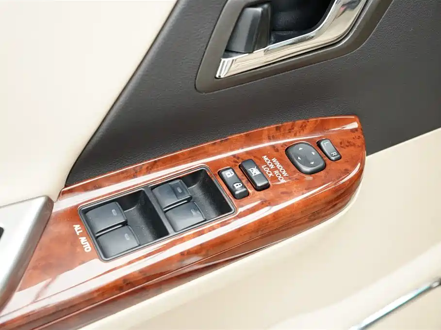 Toyota Alphard 2011 3.5L Luxury Edition фото 10