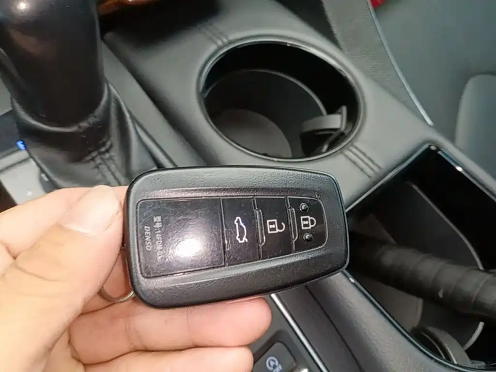 Toyota Avalon 2019 2.0L XLE Premium Edition (China VI) фото 9