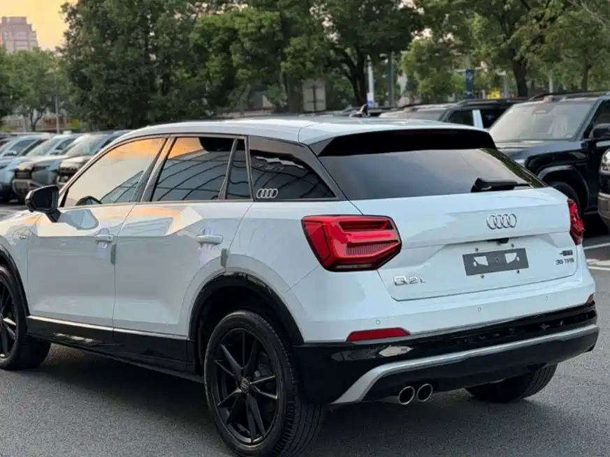Audi Q2L 2019 2018 35 TFSI Launch Exclusive Edition China VI