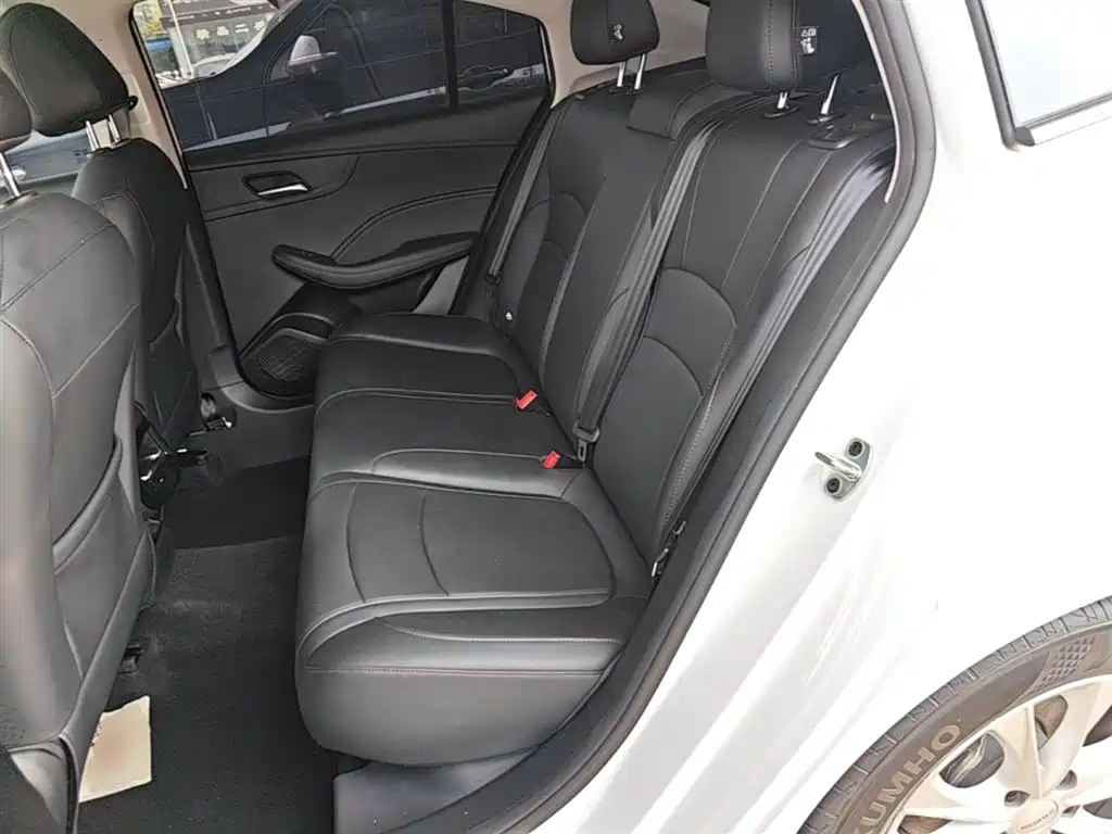 Roewe i5 2025 2023 1.5L CVT Luxury Edition