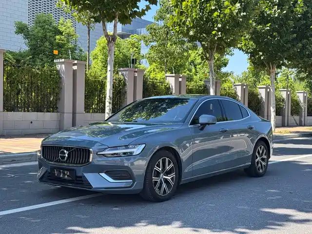Volvo S60 B4, Смарт Люкс