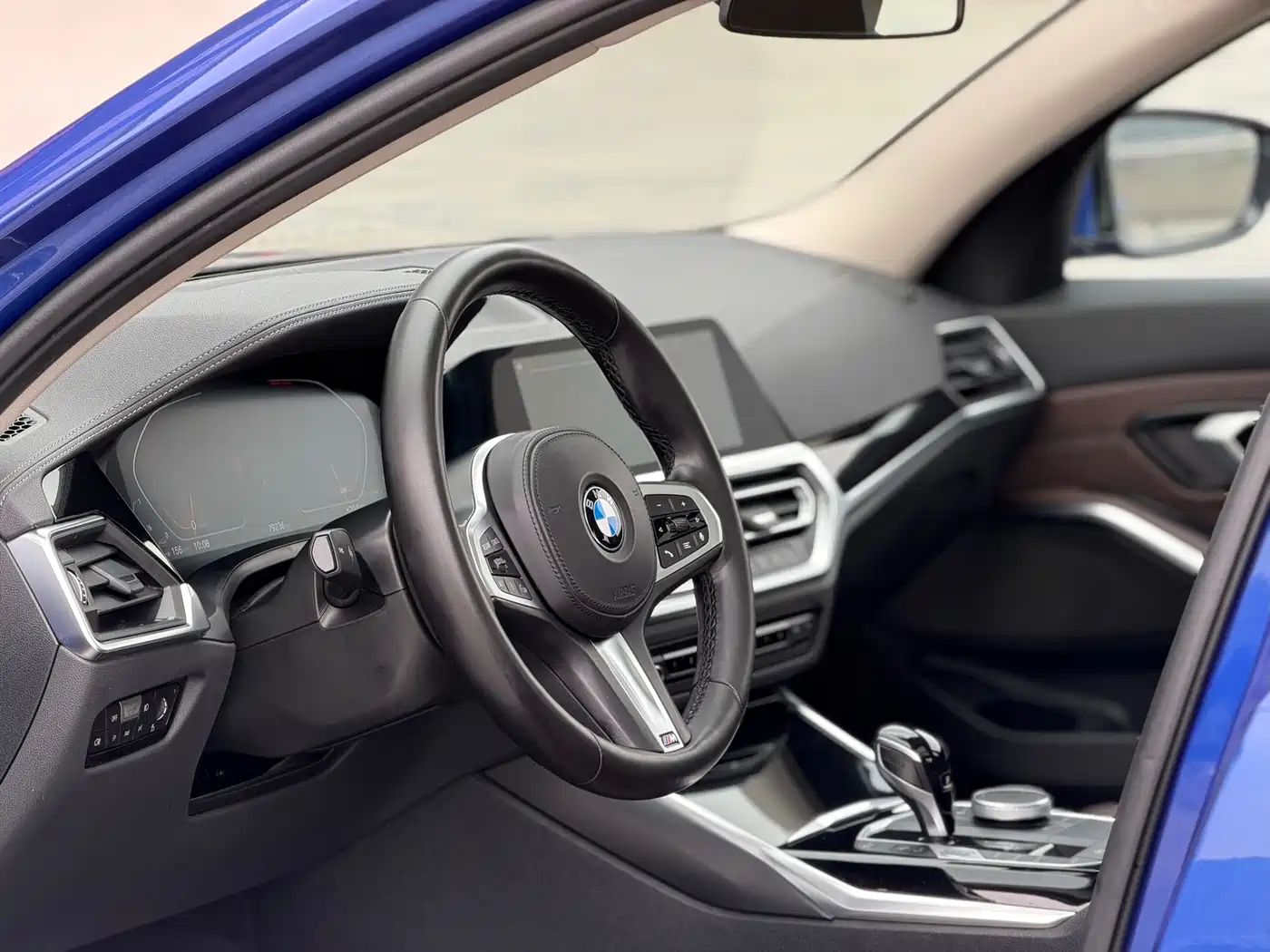 BMW 3 Series 2022 320Li M Sport Package фото 10