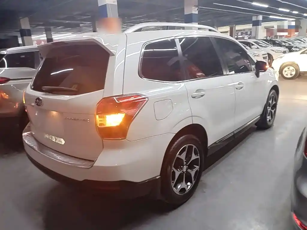 Subaru Forester 2015 2.0i Special Commemorative Edition фото 7