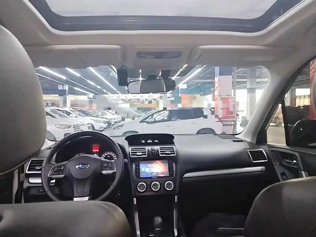 Subaru Forester 2015 2.0i Special Commemorative Edition фото 18