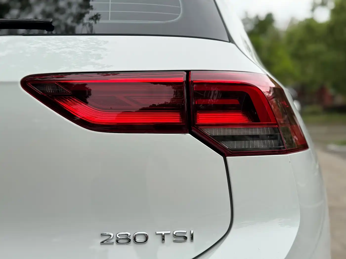 Volkswagen Golf 2024 280TSI DSG Pro 50th Anniversary Edition фото 24
