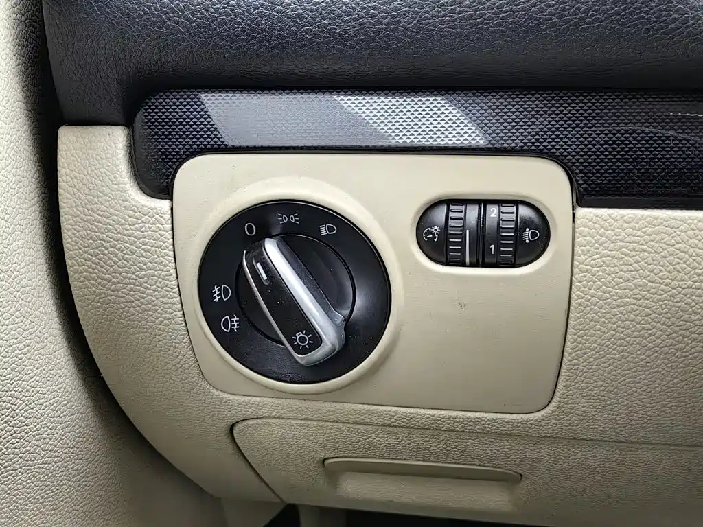 Фото 21 - Volkswagen Golf