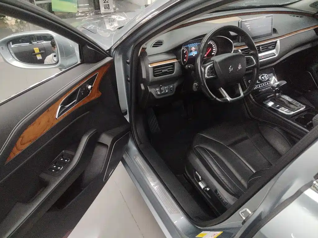Hongqi H5 2018 2018 30TD Smart Connected Royal Edition