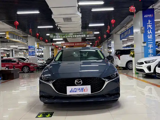 Mazda Mazda3 Axela 2022 2.0L Automatic Quality Black Obsidian Edition — фото 2