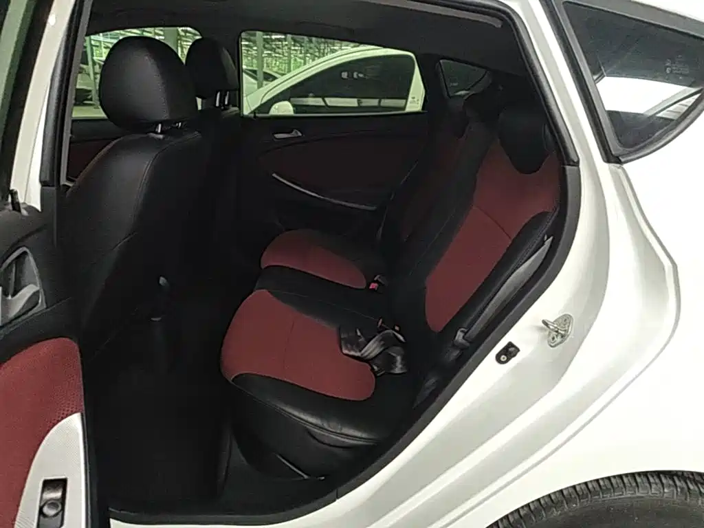 Hyundai Reina 2015 2014 Model 1.4L Automatic GLX