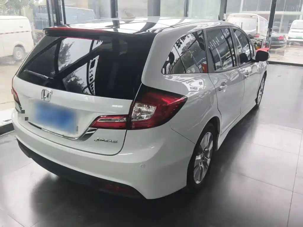 Honda Jade 2016 2016 1.8L Automatic Comfort Elite Version 5-seater