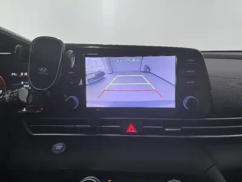Hyundai Elantra 2021 1.5L CVT GLX Elite Edition фото 8