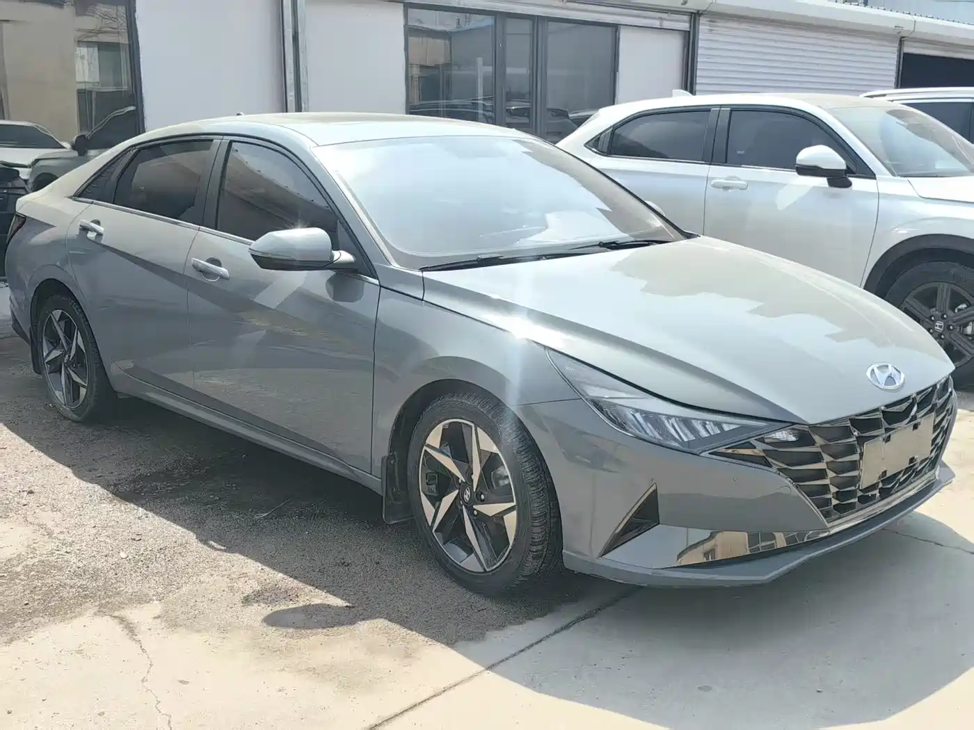 Hyundai Elantra 2021 1.5L CVT GLX Elite Edition фото 3