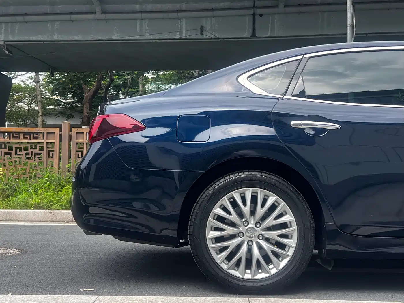 Infiniti Q70 2015 Q70L 2.5L Enjoyment Edition фото 10