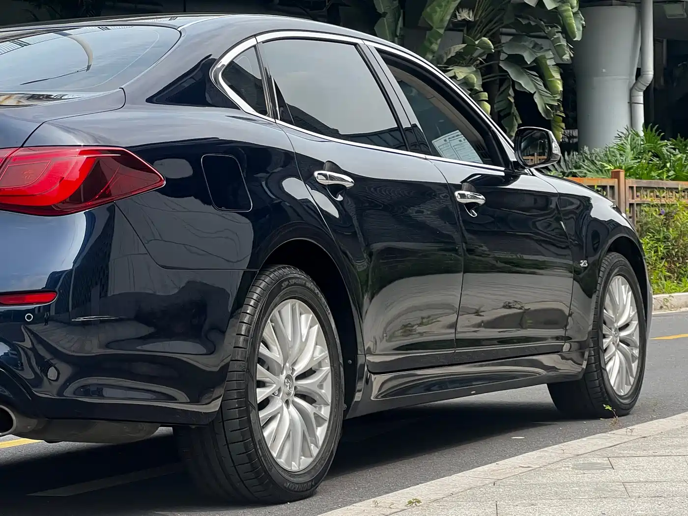 Infiniti Q70 2015 Q70L 2.5L Enjoyment Edition фото 14