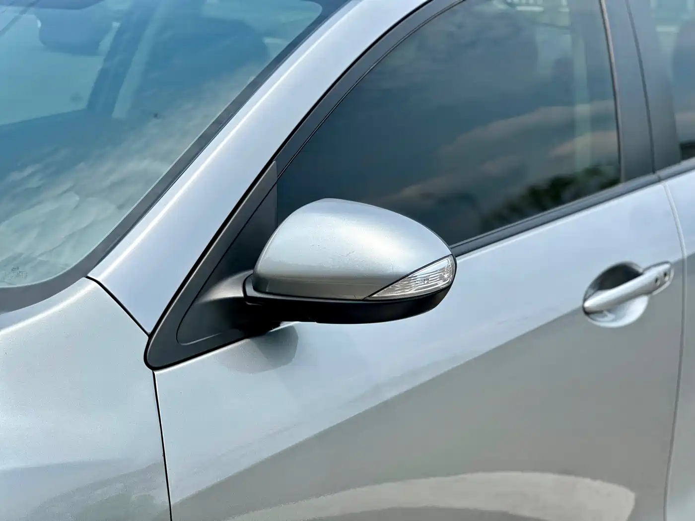 Mazda Mazda3 Axela 2013 2011 Sedan 2.0L Automatic Luxury