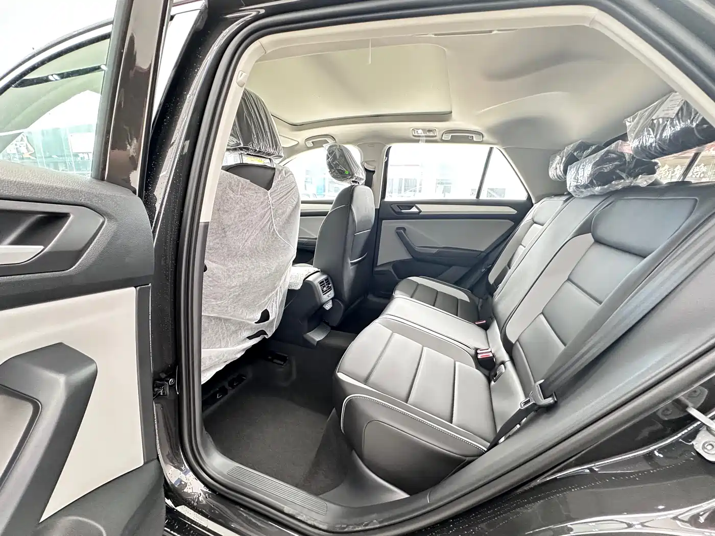 Volkswagen T-ROC 2026 280TSI DSG 2WD Time Edition фото 8