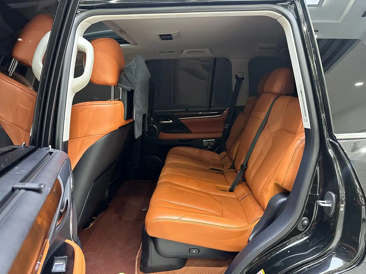 Lexus LX 2016 570 Luxury Premium Edition фото 12