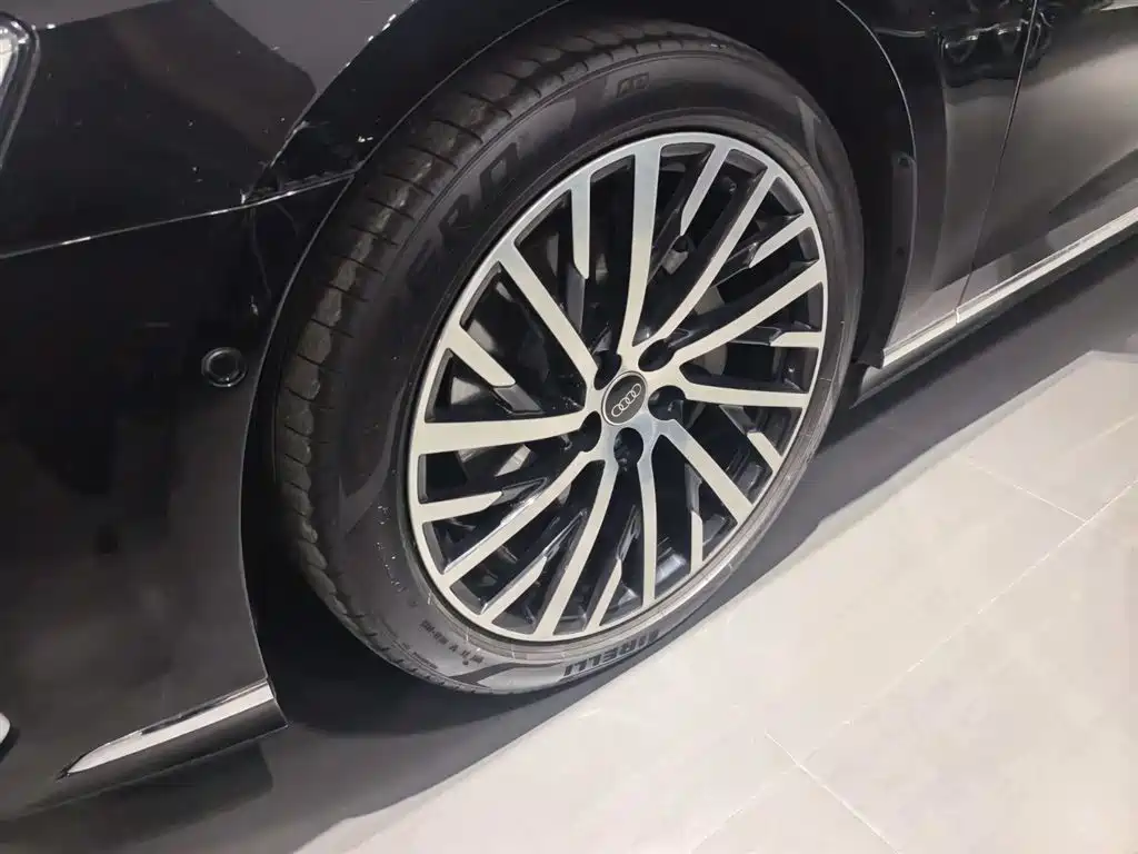 Audi A8 2023 A8L 50 TFSI quattro Exclusive фото 6