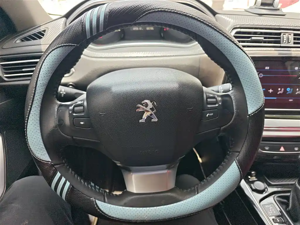 Peugeot 308 2019 1.6L Automatic Luxury Version China V фото 11