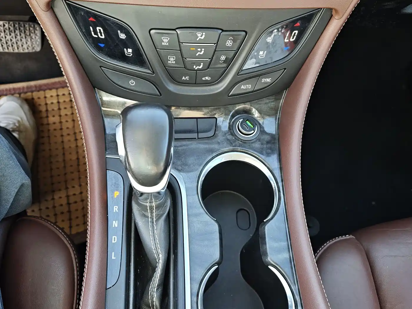 Buick Envision Plus 2014 28T 4WD Luxury фото 13