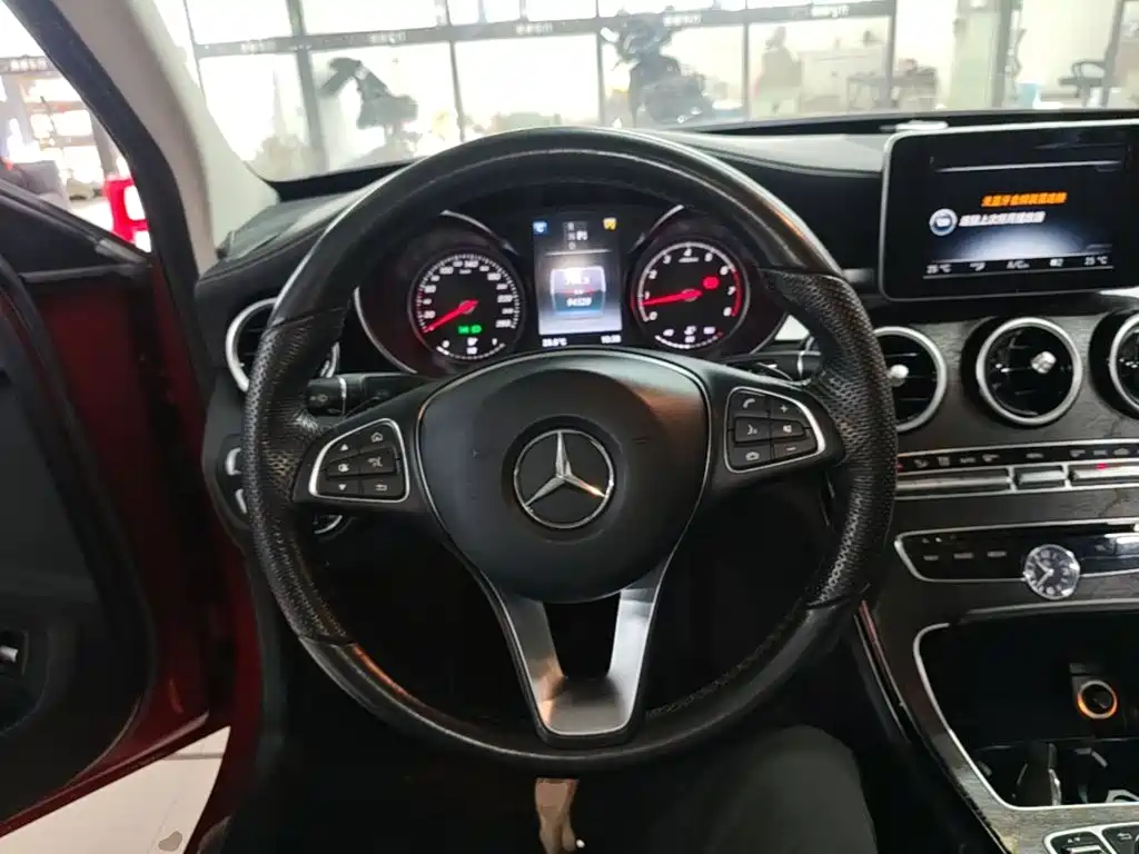 Фото 11 - Mercedes-Benz C-Class