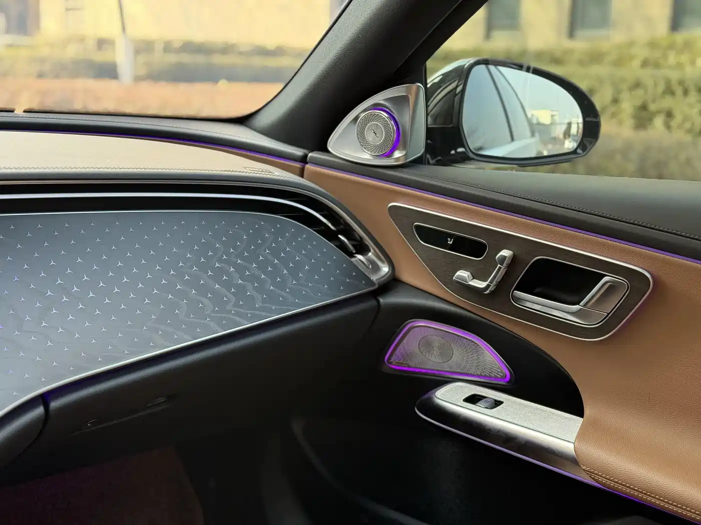 Mercedes-Benz E-Class 2024 E 300 L Fashion фото 10