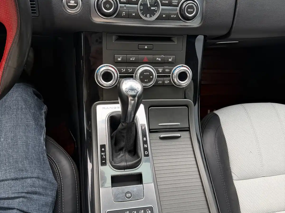 صورة 16 - Land Rover Range Rover Sport