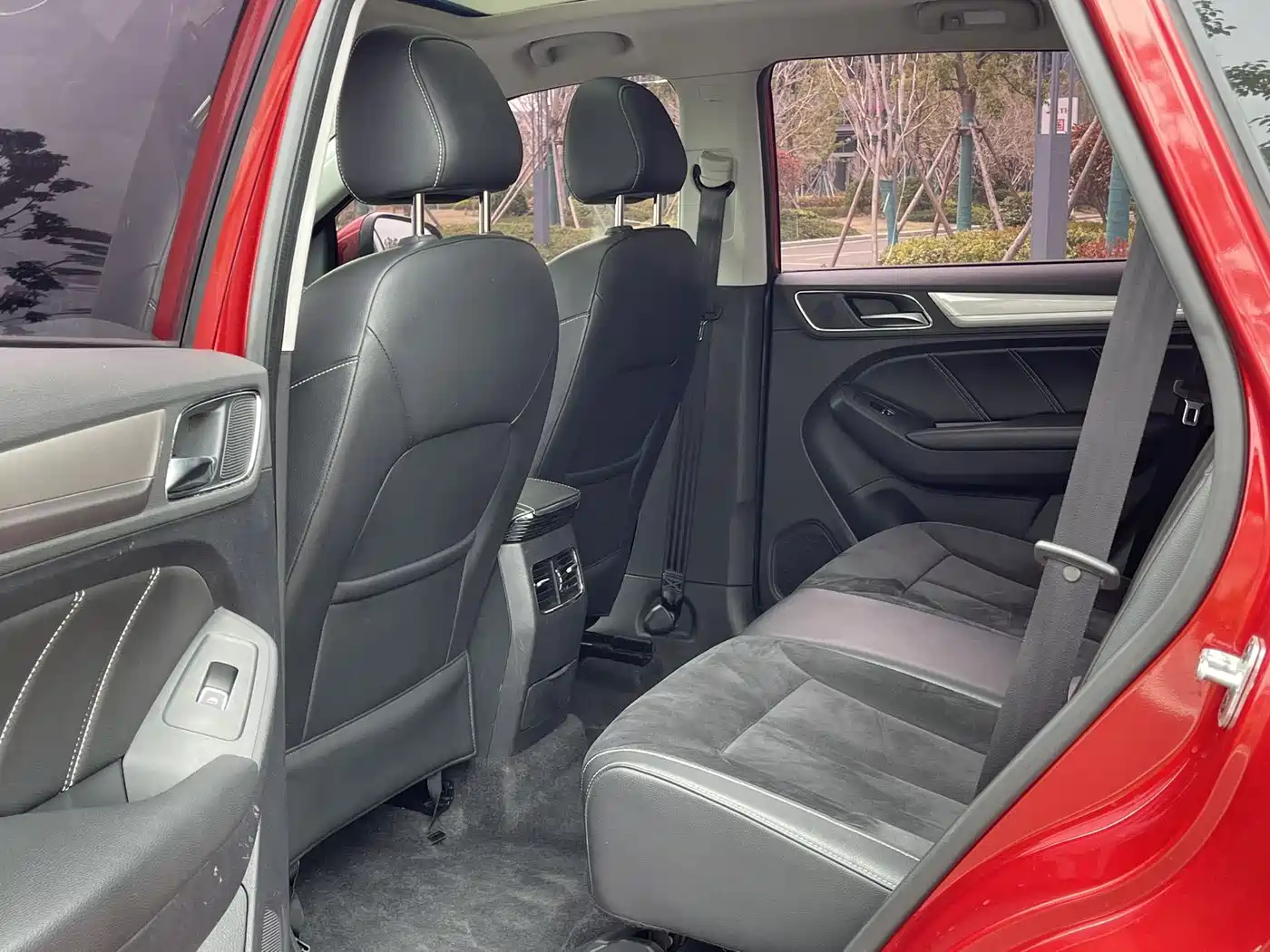 ROEWE RX5 NEW ENERGY